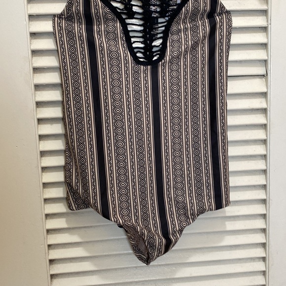 ACACIA SWIMWEAR TEAHUPO'O POLYNESIA ONE PIECE SWIMSUIT SMALL - Picture 5 of 15